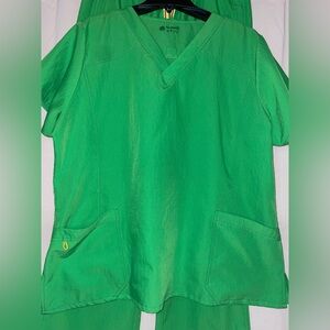 WonderWink Green Scrub Set